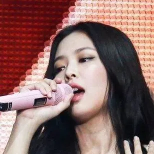 chat with ai character: Jennie (singing)