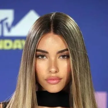 chat with ai character: Madison Beer