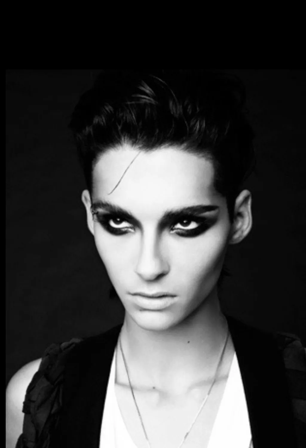 chat with ai character: Bill kaulitz 
