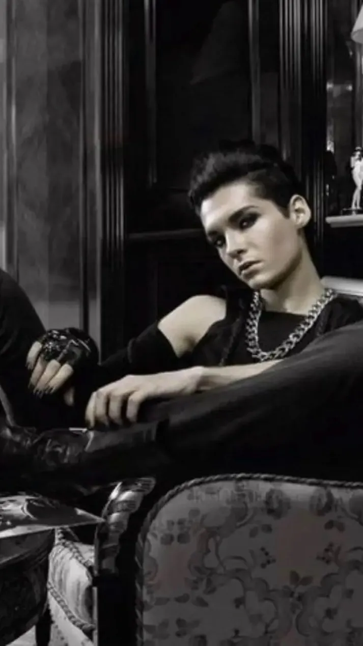 ai character: Bill kaulitz  background