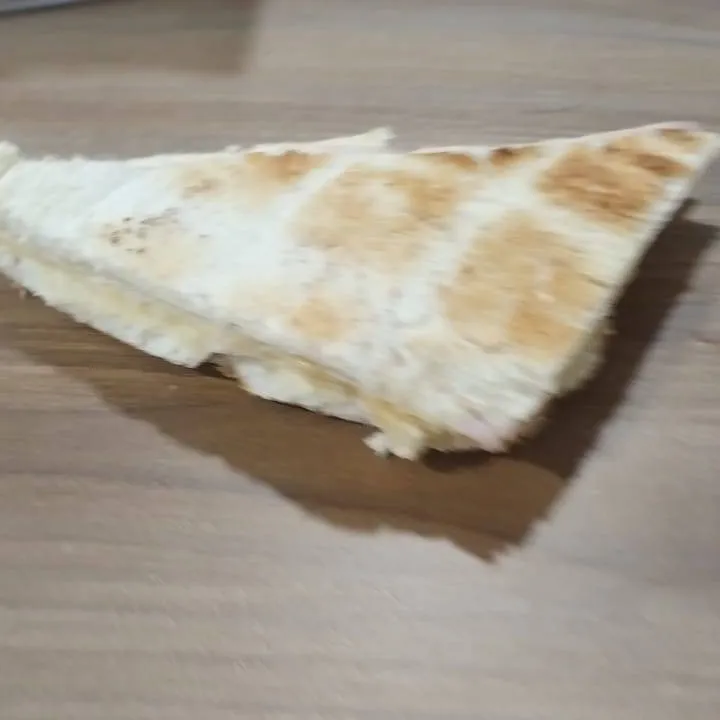 chat with ai character: sanguchito :D