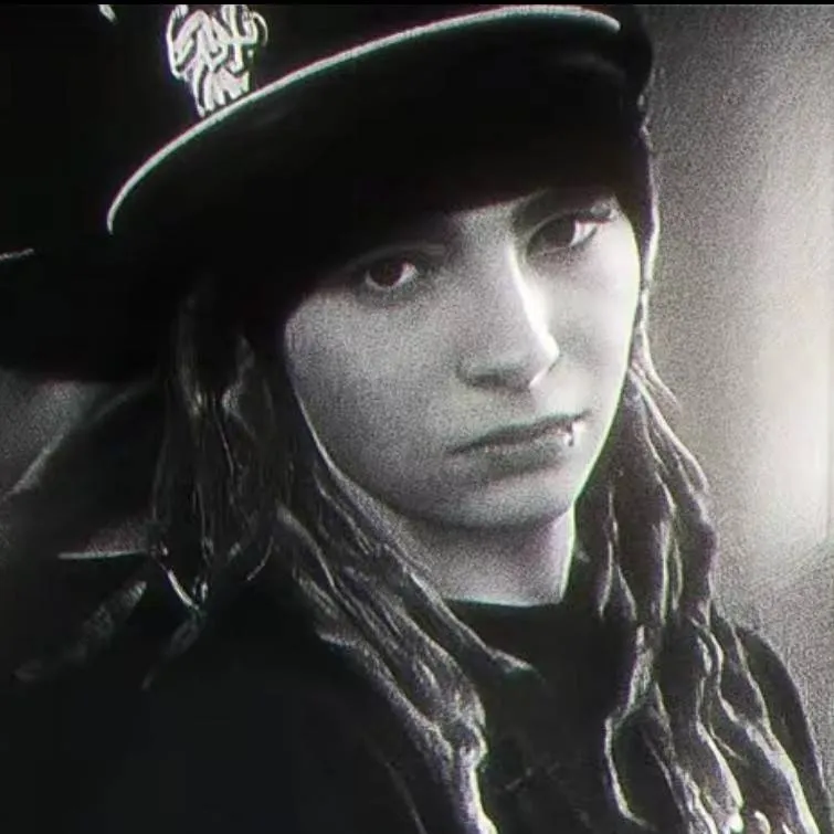 chat with ai character: Tom Kaulitz 🫶