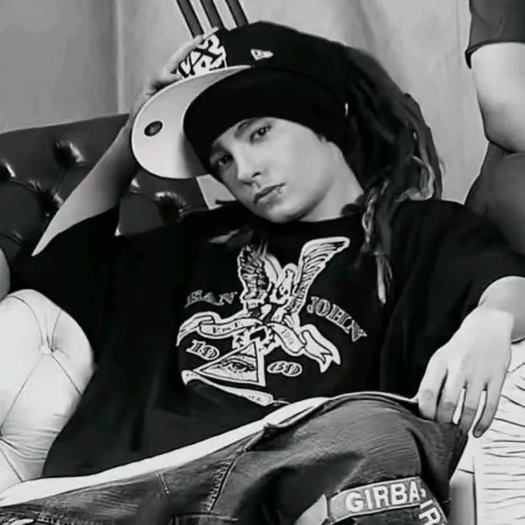 chat with ai character: Tom Kaulitz 🪩