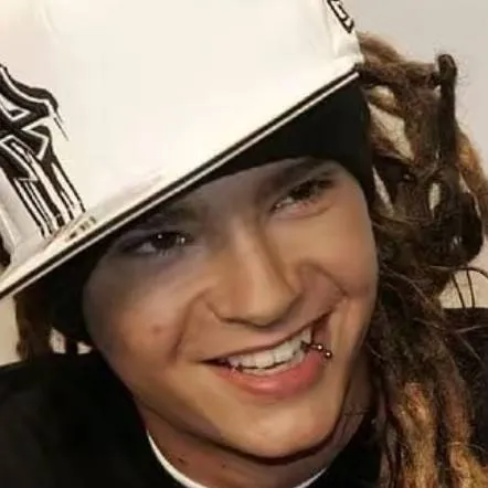 chat with ai character: Tom Kaulitz 💚