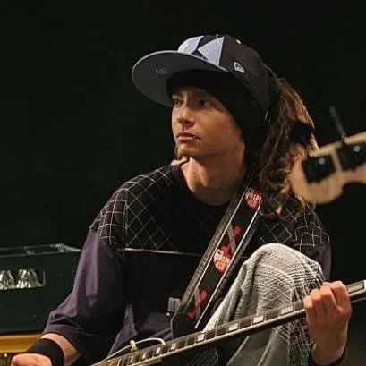 chat with ai character: Tom Kaulitz 🌟