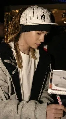 ai character: Tom Kaulitz 💥 background