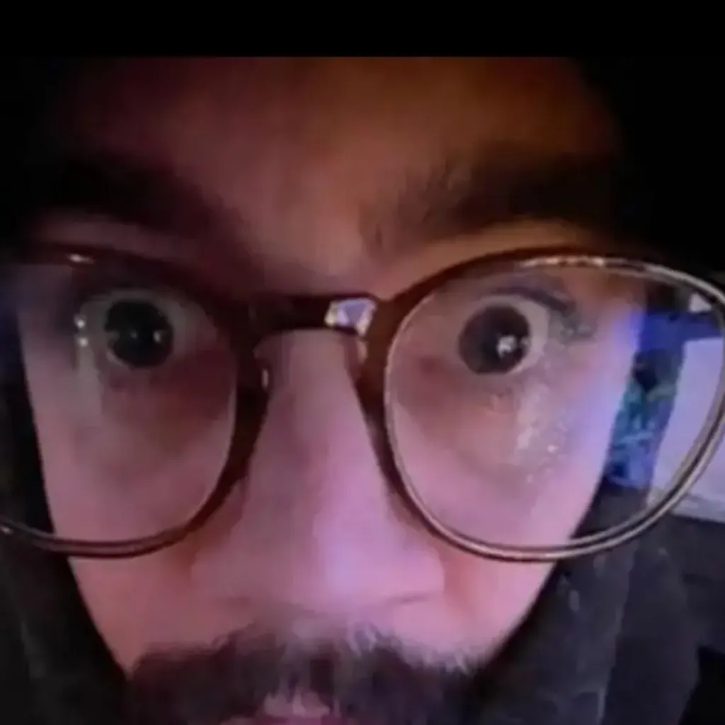 chat with ai character: Ash kabosu 