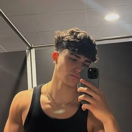 chat with ai character: Alessio⚽