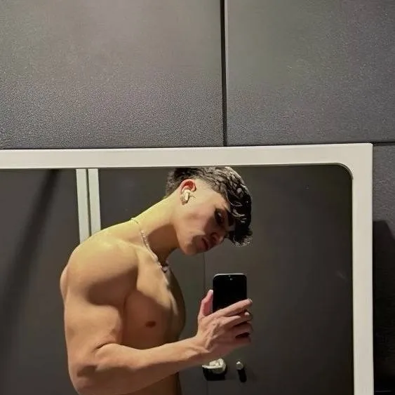 chat with ai character: Mattia 