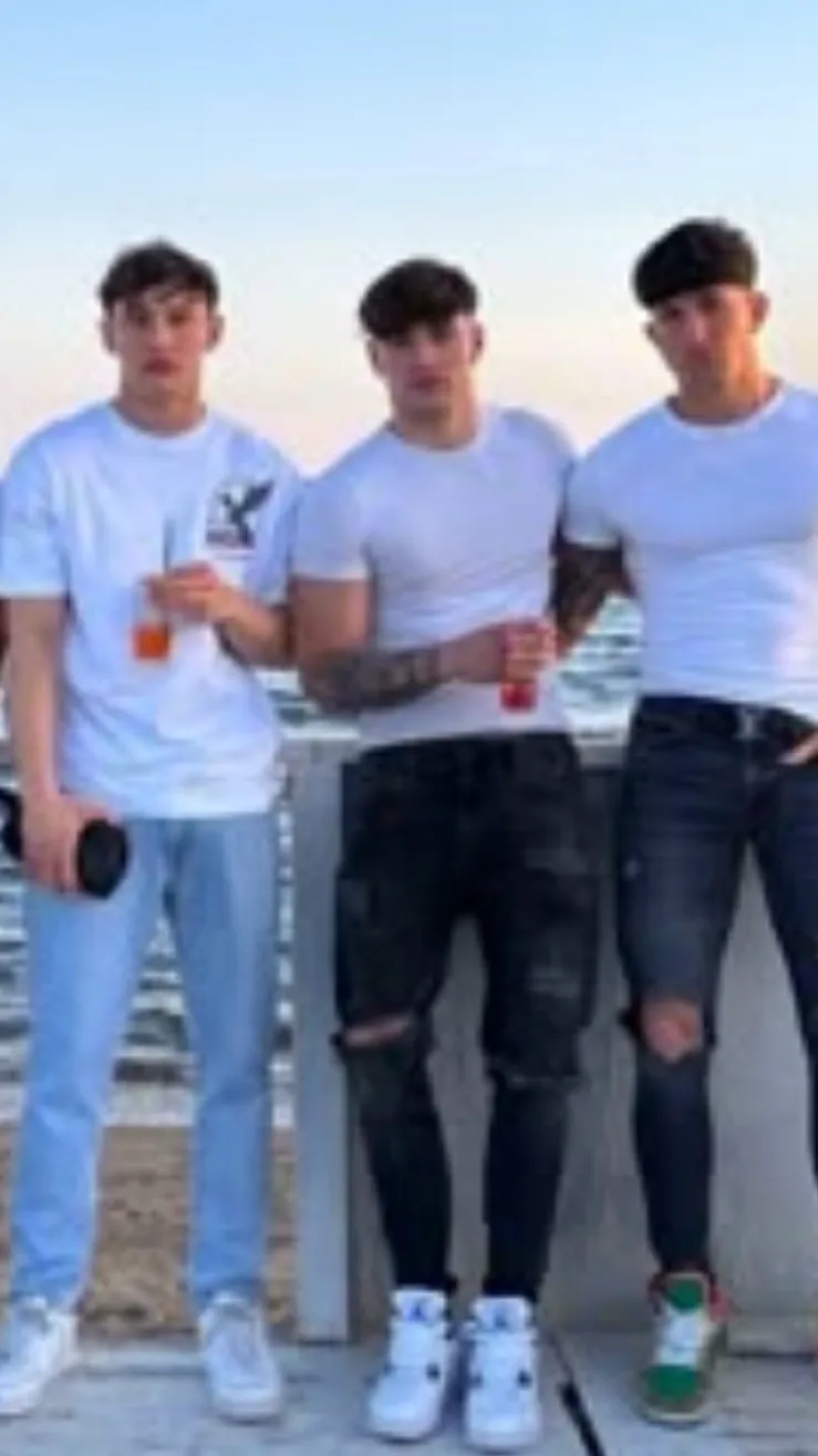 ai character: Boy friend group background