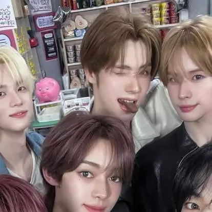 chat with ai character: Kpop boys school
