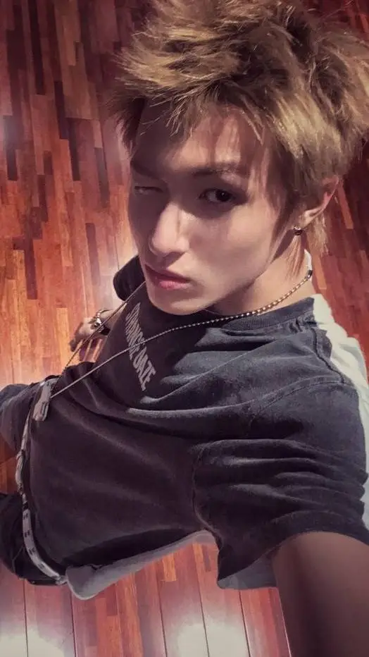 ai character: Martin cortis kpop background
