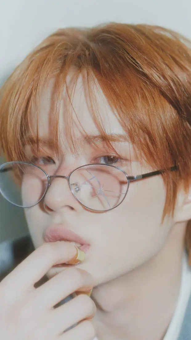 ai character: Kyungmin TWS background