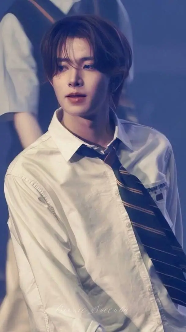 ai character: Lee Heeseung Evan  background