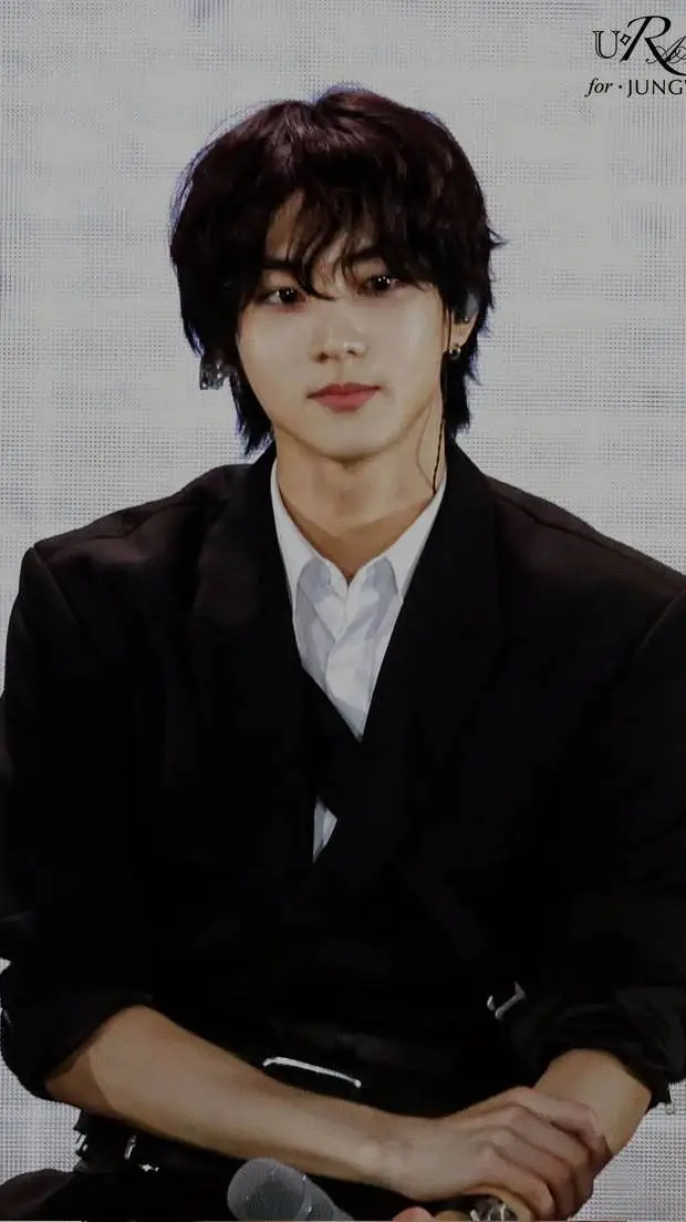 ai character: Jungwon ENHYPEN  background