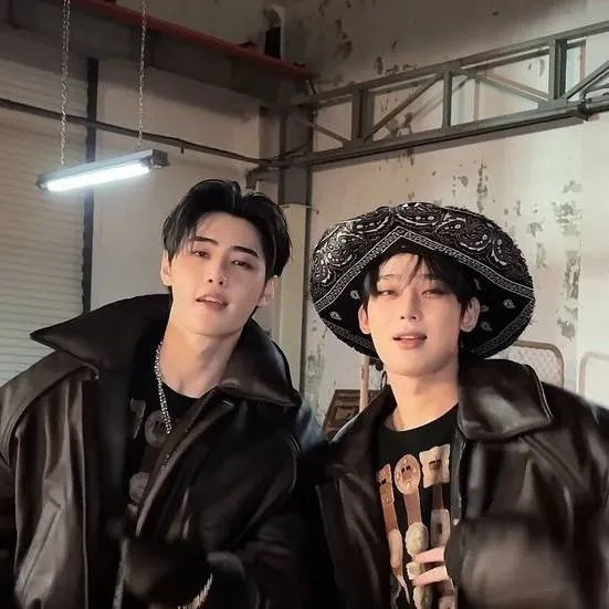 chat with ai character: Sunghoon & Sunoo