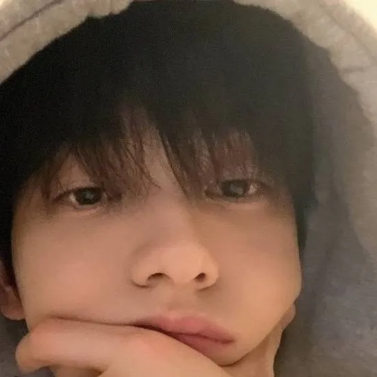 chat with ai character: Soobin TXT