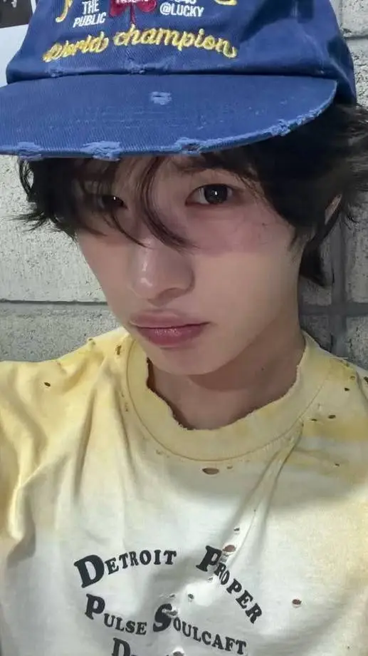 ai character: Kyungmin TWS background
