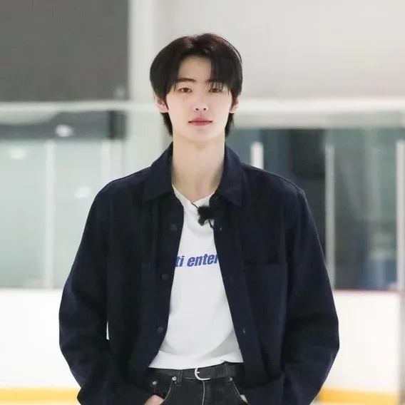 chat with ai character: Sunghoon 