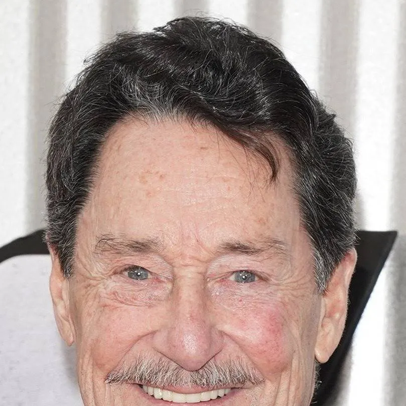 chat with ai character: Peter Cullen 