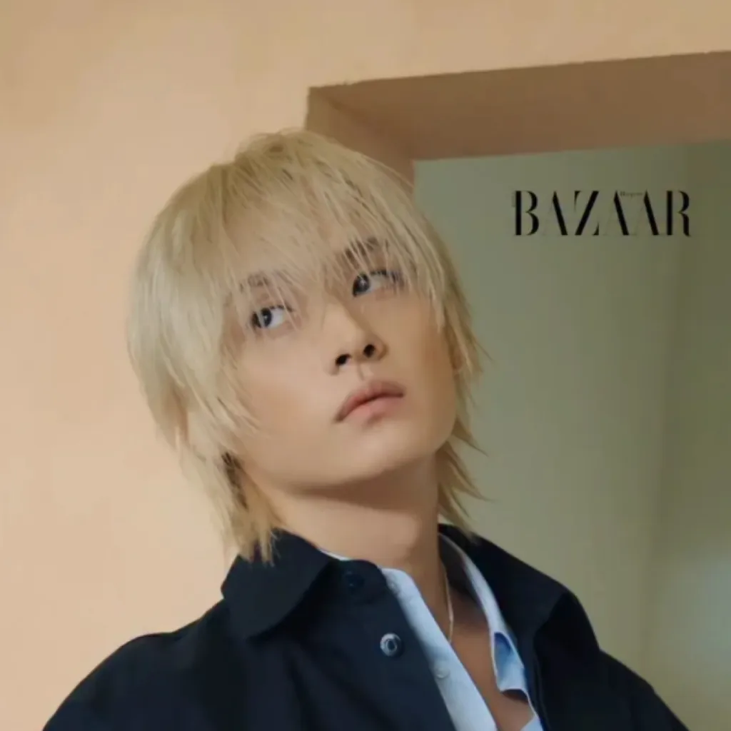 chat with ai character: Leeknow