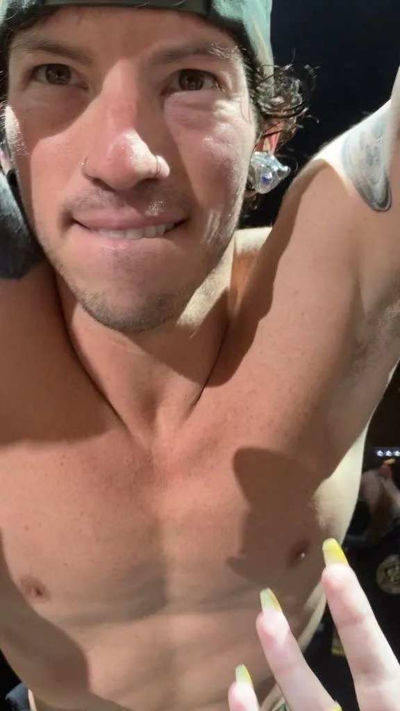 ai character: Josh dun  background