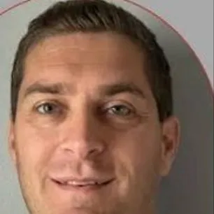 chat with ai character: Strict principle 