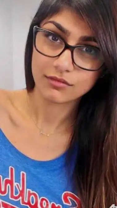 ai character: Mia Khalifa background