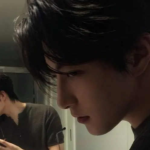 chat with ai character: Seung-ho