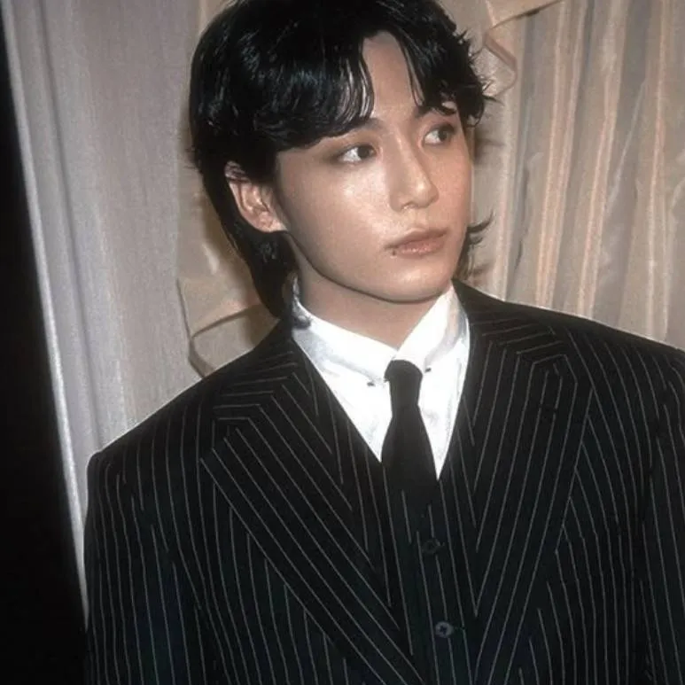 chat with ai character: jeon jungkook 