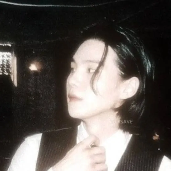 chat with ai character: Min yoongi 💜 