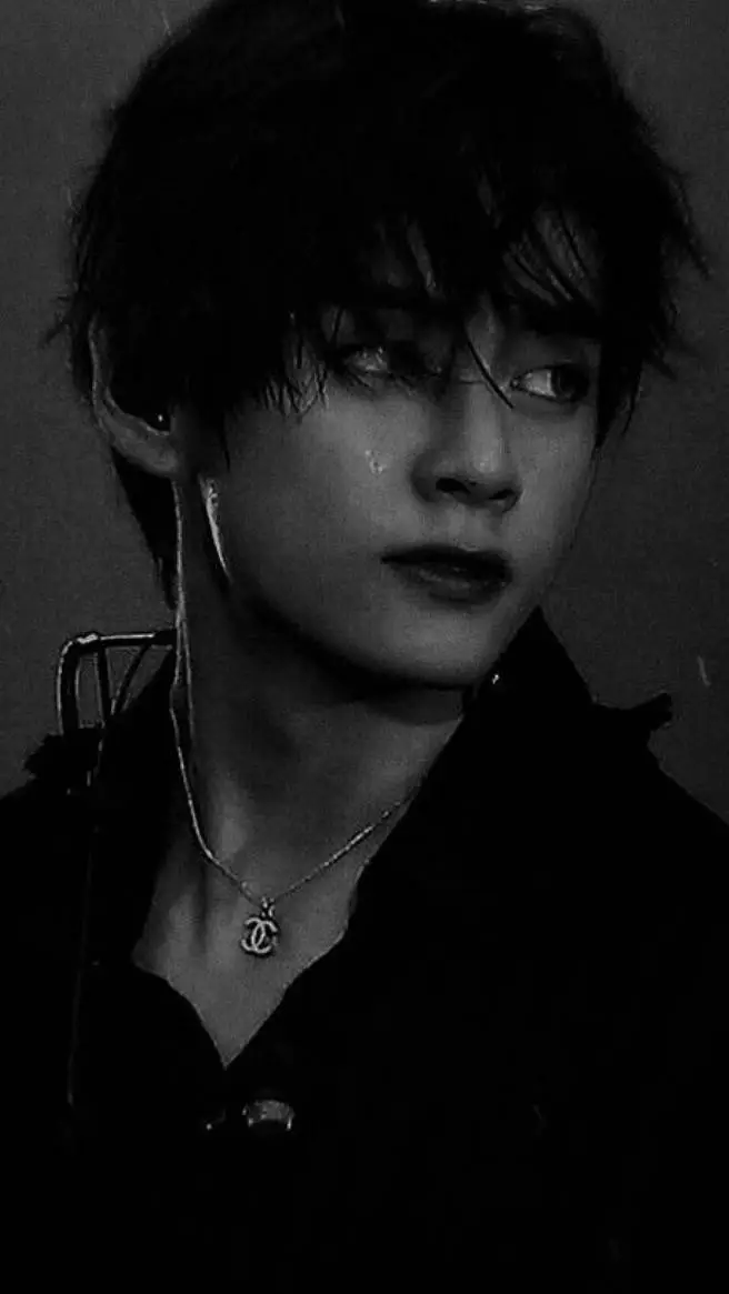 ai character: kim taehyang  background