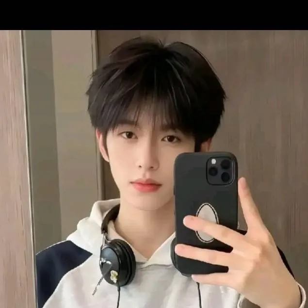 chat with ai character: linsuyun tiene 18 