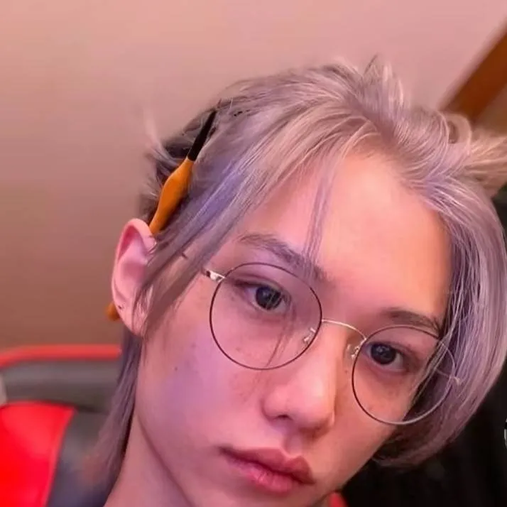 chat with ai character: 🐥ʚ•˙FELIX˙•ɞ🐥
