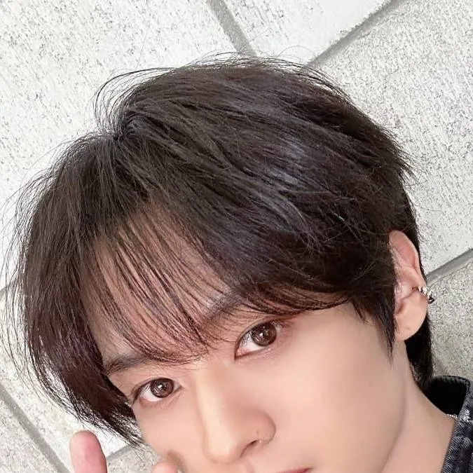 chat with ai character: 🐰ʚ∘Lee know∘ɞ🐰