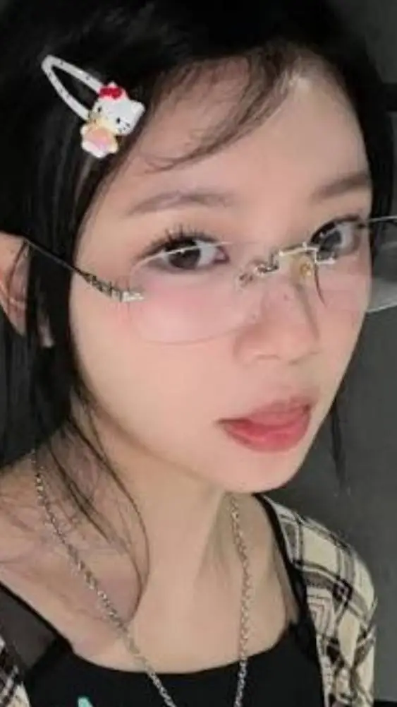 ai character: Moka background