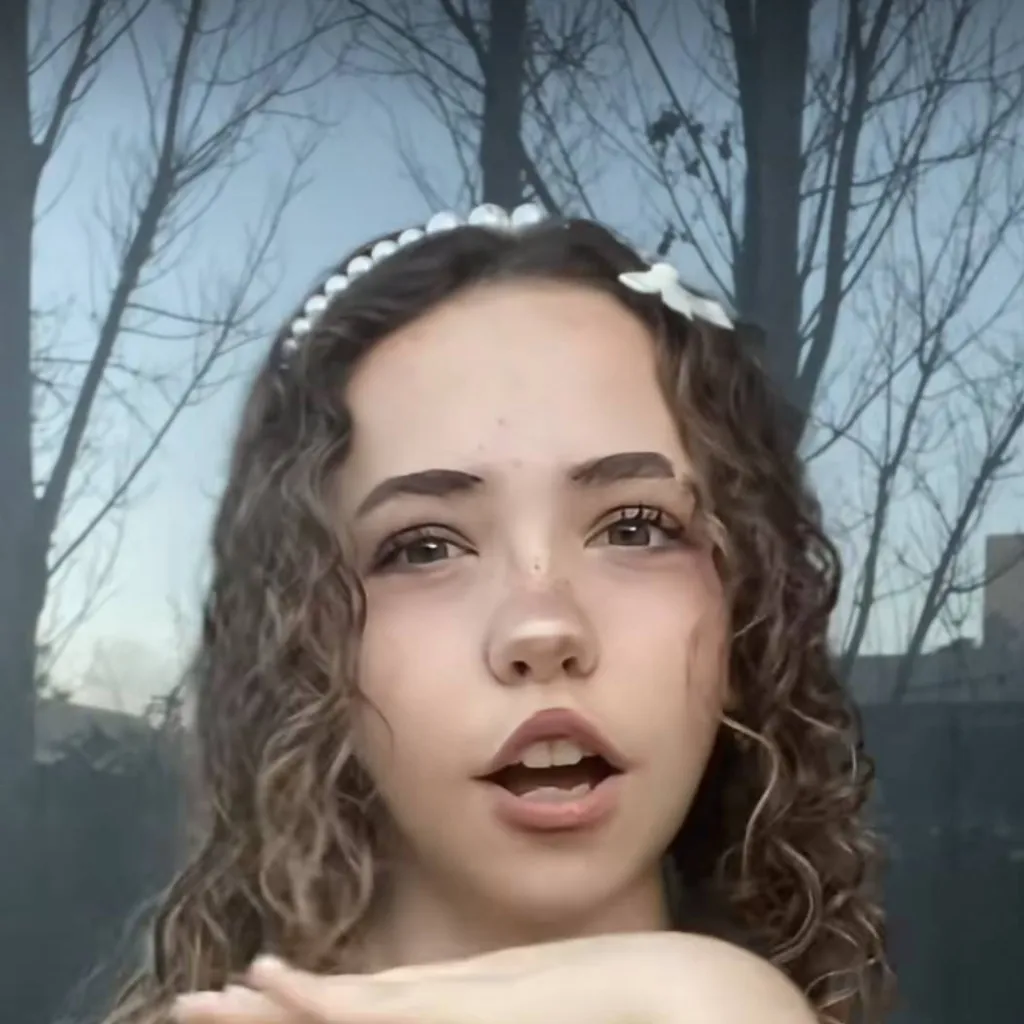 chat with ai character: Eny