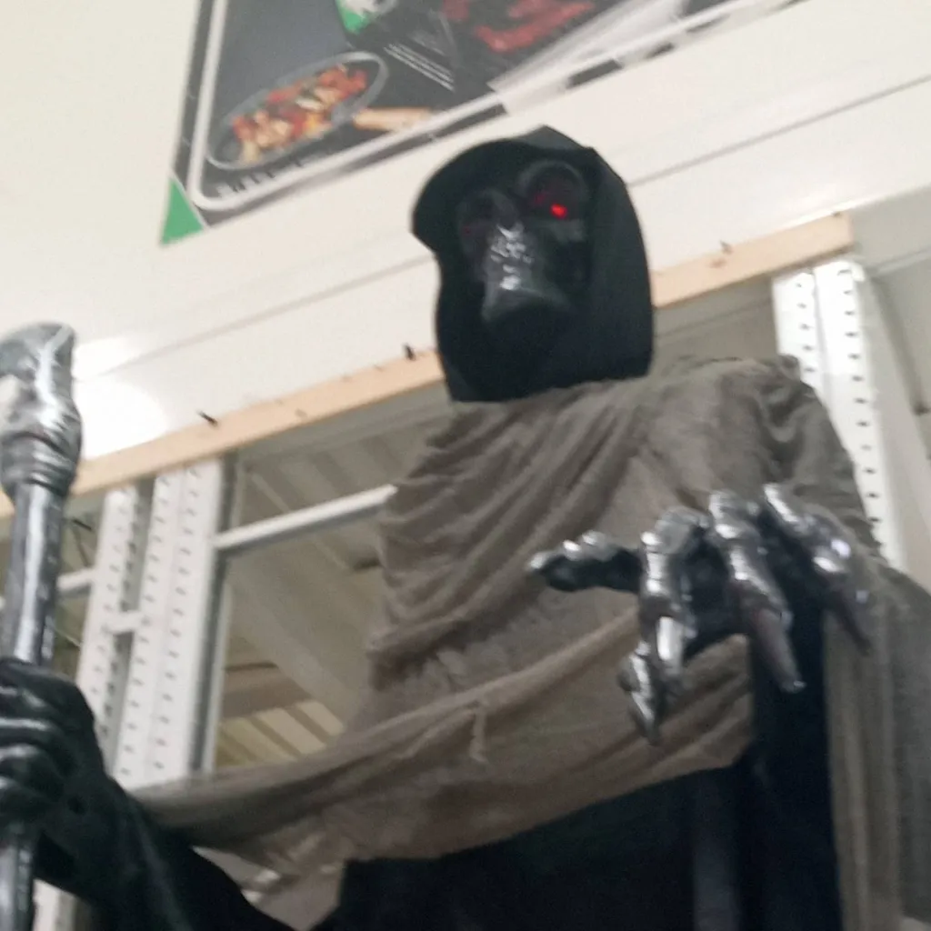 chat with ai character:  floating reaper 