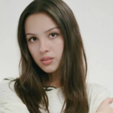chat with ai character: Olivia Rodrigo