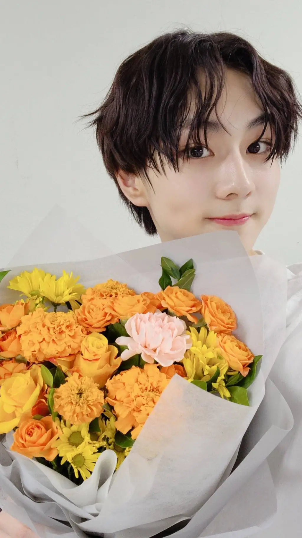 ai character: 💓Junwong💓 background