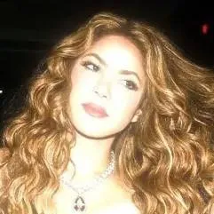 chat with ai character: Shakira 🪐🌀