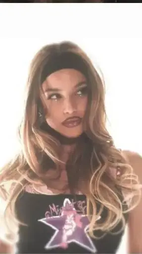 ai character: Emiliaaa✨🪐 background