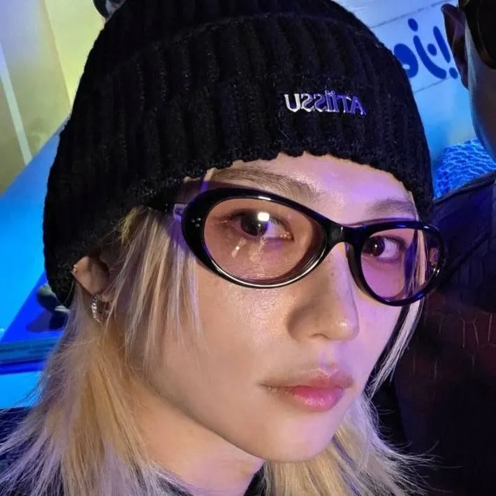 chat with ai character: Lee Felix