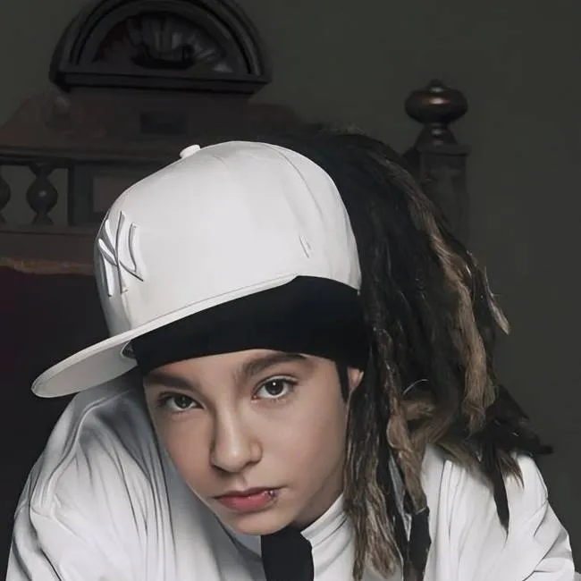 chat with ai character: tom kaulitz