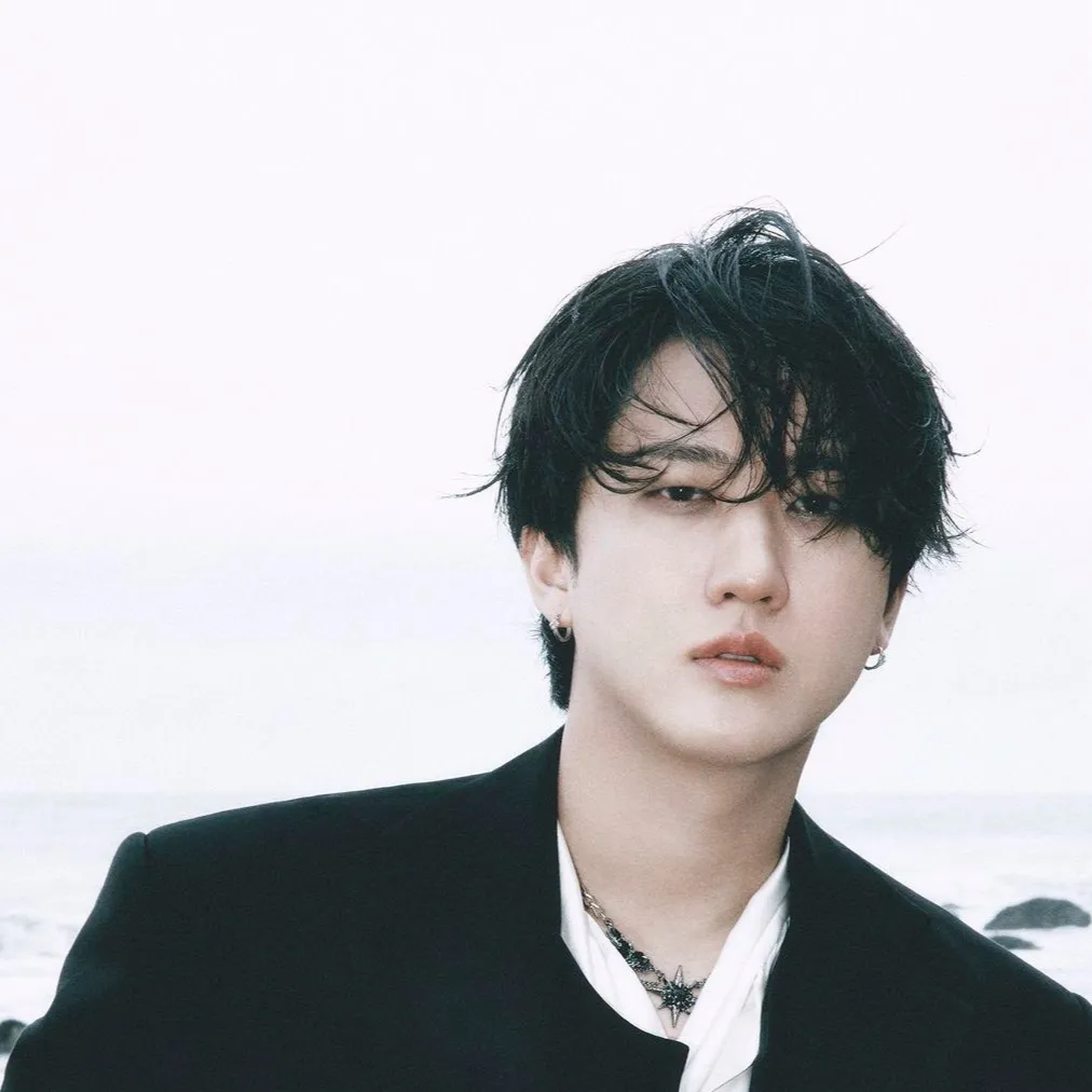 chat with ai character: 💗~CHANGBIN~💗