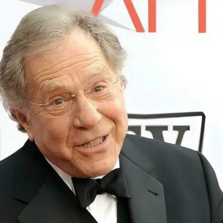 chat with ai character: Ricky Martin. 