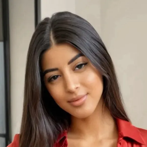 chat with ai character: Assistant Kira￼