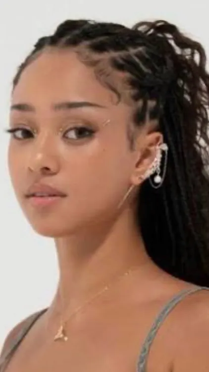 ai character: ~*!👑Manon👑!*~ background