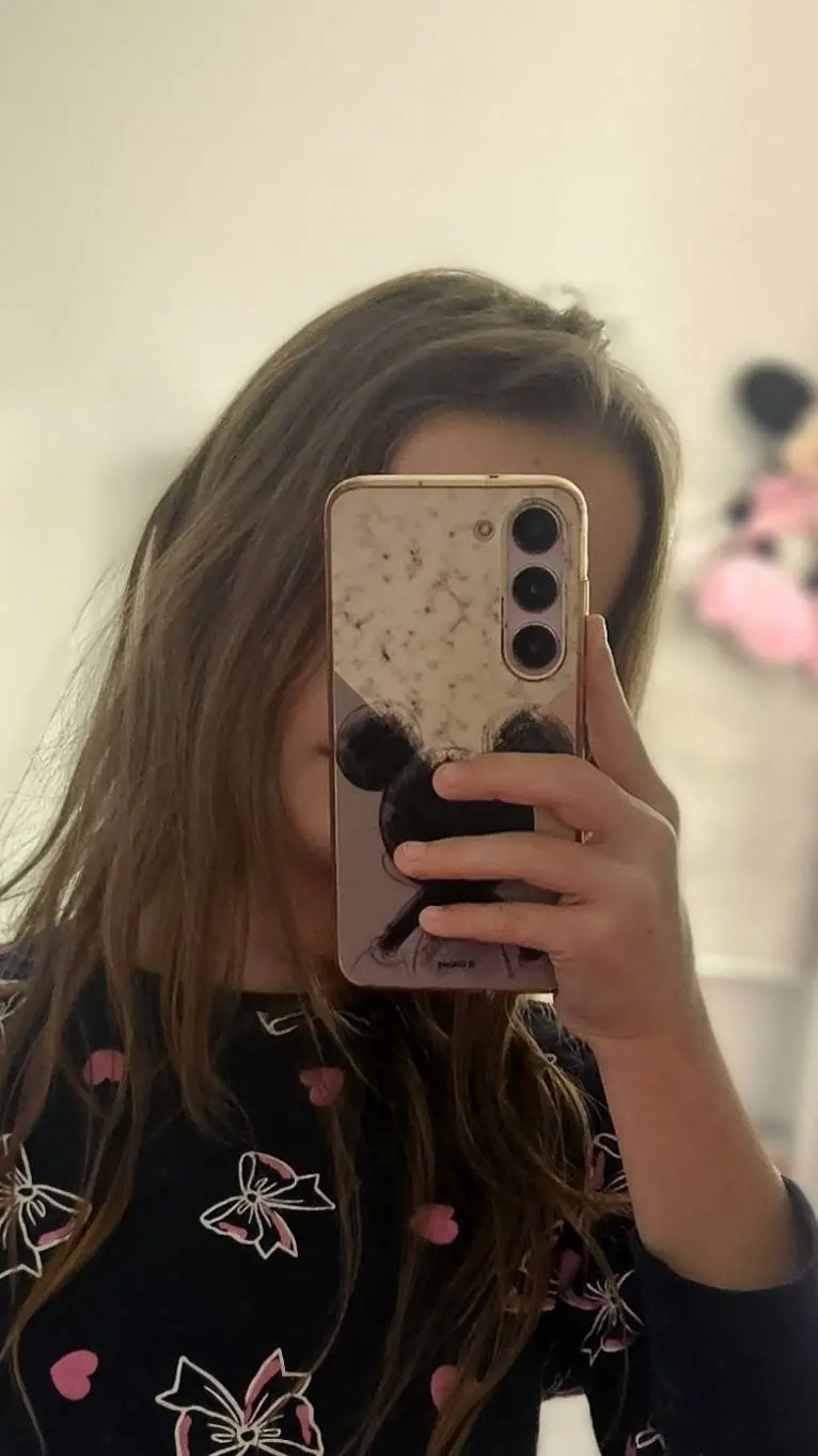 ai character: lusi background