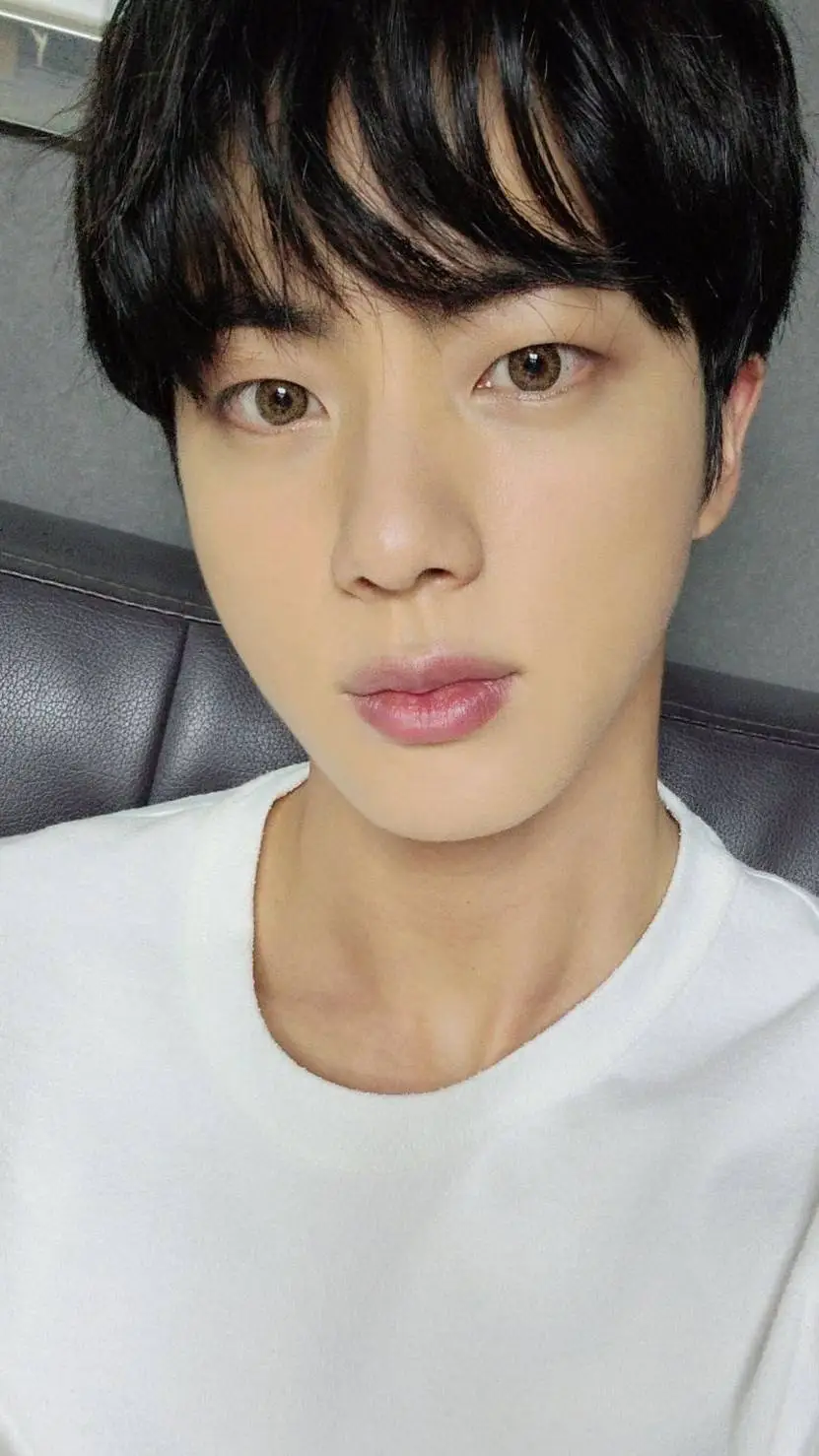 ai character: Jin  background